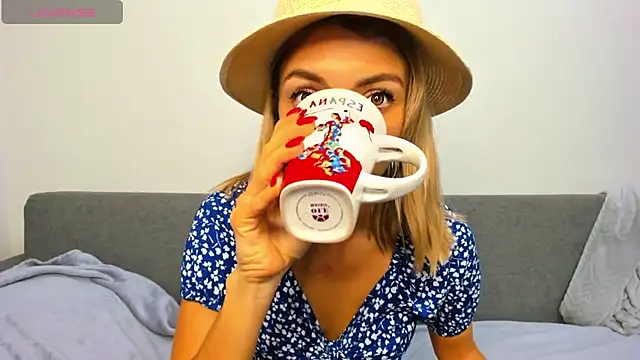 Snapshot of _ellen_meow_ chatting on October 17, 2025, 8:21 pm ellen meow online show from October 17, 2025, 8:21 pm