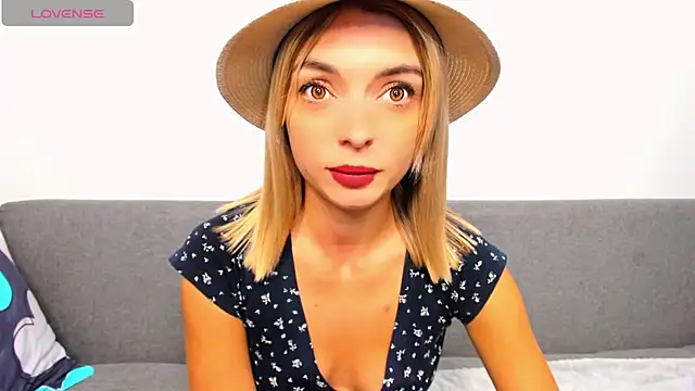 Snapshot of _ellen_meow_ chatting on September 28, 2025, 7:54 pm ellen meow online show from September 28, 2025, 7:54 pm