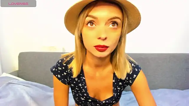 Snapshot of _ellen_meow_ chatting on October 8, 2025, 9:37 pm ellen meow online show from October 8, 2025, 9:37 pm