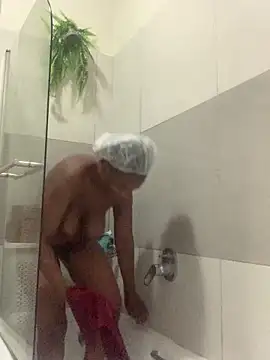 slimcateee online show from November 24, 2025, 1:22 pm