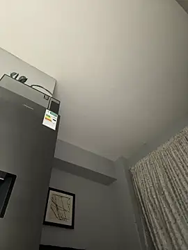 slimcateee online show from September 21, 2025, 7:19 pm