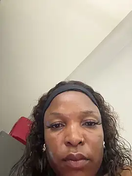 slimcateee online show from September 18, 2025, 7:39 pm