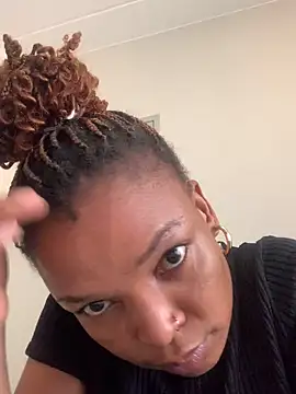 slimcateee online show from February 25, 2025, 10:37 am