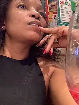 slimcateee online show from March 18, 2025, 5:55 pm