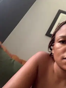 slimcateee online show from February 21, 2025, 8:40 am
