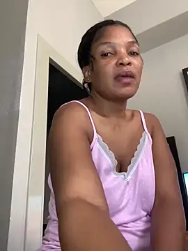 slimcateee online show from March 8, 2025, 8:33 am