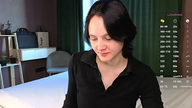 Snapshot of MaryCoopeer chatting on October 31, 2025, 5:04 am MaryCoopeer online show from October 31, 2025, 5:04 am