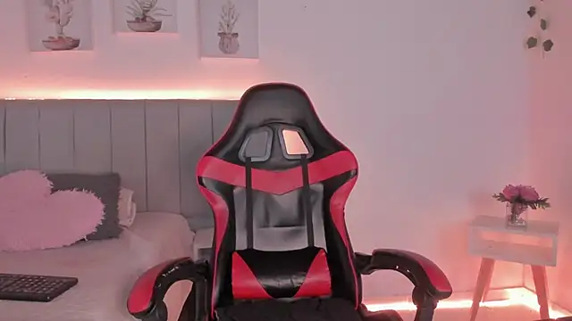 Snapshot of _janiis chatting on October 3, 2025, 11:06 pm janiis online show from October 3, 2025, 11:06 pm