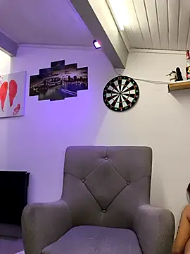 Snapshot of emma4xxx chatting on October 10, 2025, 7:15 pm emma4xxx online show from October 10, 2025, 7:15 pm