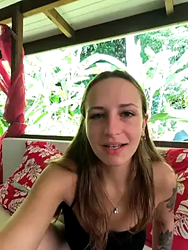 emma4xxx online show from January 19, 2025, 7:26 pm