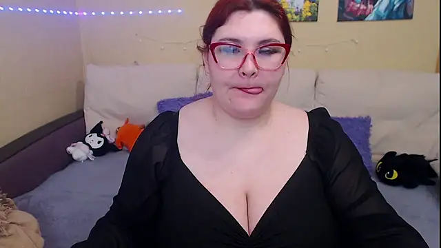 JuliaKeln online show from February 19, 2025, 3:49 pm