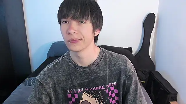 Aventure Twinks online show from April 6, 2026, 9:16 pm