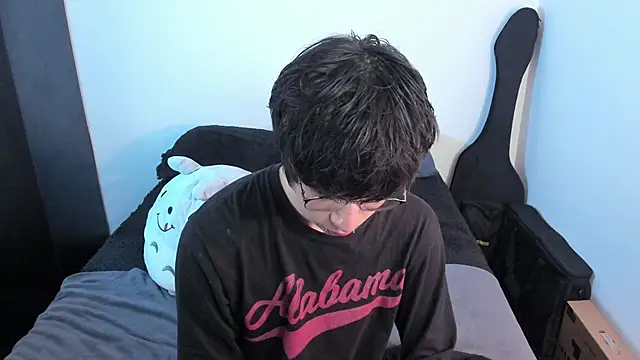 Aventure Twinks online show from April 12, 2026, 11:41 pm