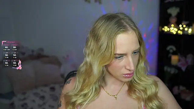 Nicolette  Shea  online show from January 16, 2025, 1:58 pm