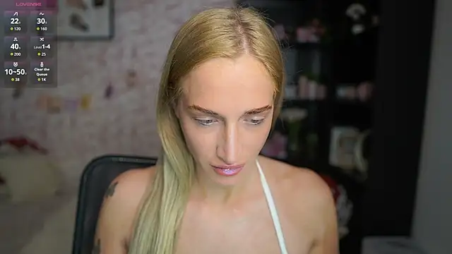 Nicolette  Shea  online show from February 7, 2026, 8:22 am