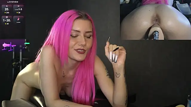 ClaraStylezZ online show from February 19, 2025, 3:05 pm
