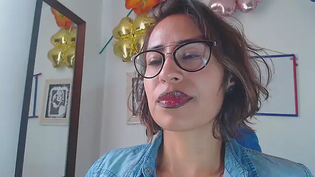 fantasty nylon online show from February 8, 2025, 8:10 pm