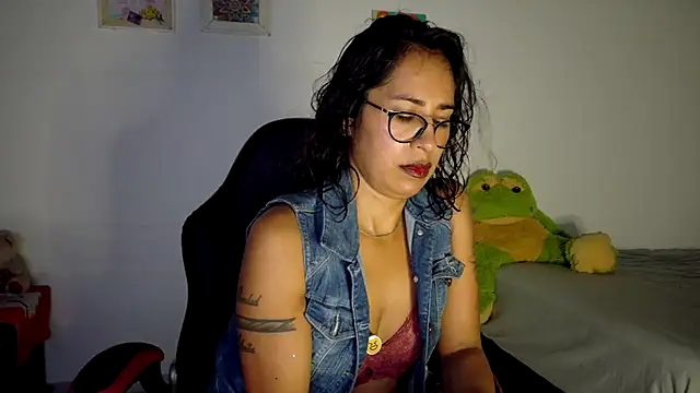 fantasty nylon online show from May 19, 2026, 11:01 pm