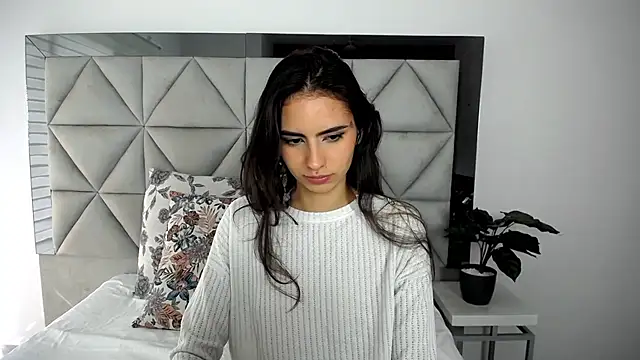 nina pons online show from February 5, 2025, 9:07 pm