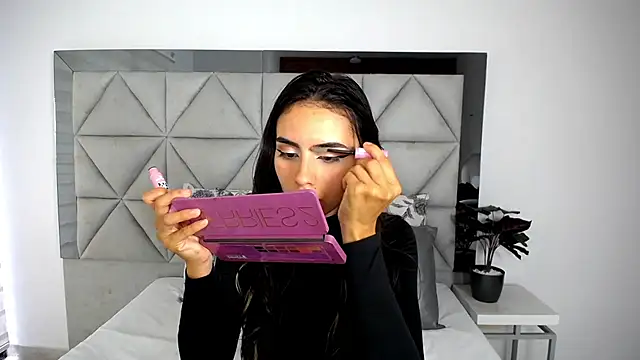 nina pons online show from February 3, 2025, 8:57 pm