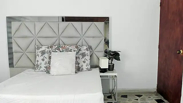 nina pons online show from October 24, 2025, 10:42 pm