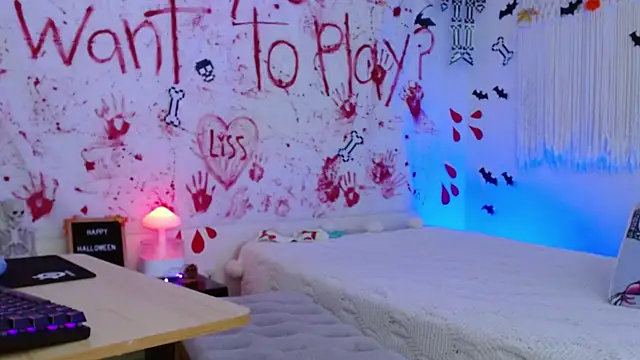 reaLISStic online show from October 3, 2025, 4:52 pm