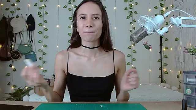 reaLISStic online show from January 7, 2026, 4:23 pm