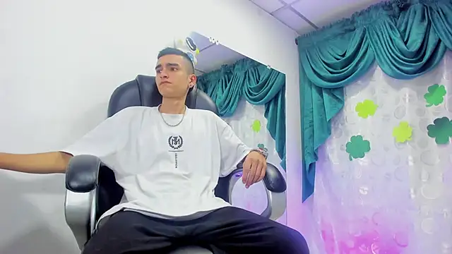 Ethan Booy online show from March 19, 2025, 8:54 pm