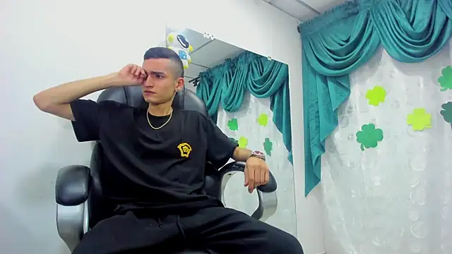 Ethan Booy online show from March 18, 2025, 8:48 pm
