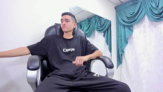 Ethan Booy online show from January 22, 2025, 8:59 pm