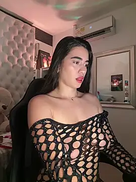 ZarahEvans online show from October 28, 2025, 7:24 pm