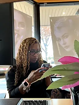 Snapshot of VixenCapri chatting on November 24, 2025, 2:39 pm VixenCapri online show from November 24, 2025, 2:39 pm