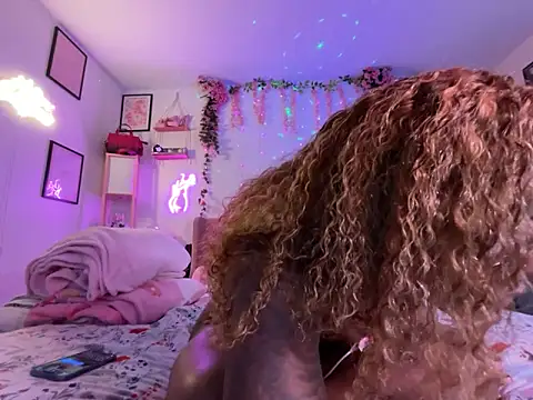 Snapshot of VixenCapri chatting on November 22, 2025, 5:12 pm VixenCapri online show from November 22, 2025, 5:12 pm