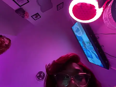 Snapshot of VixenCapri chatting on January 8, 2026, 2:12 pm VixenCapri online show from January 8, 2026, 2:12 pm