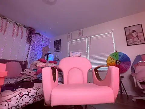 Snapshot of VixenCapri chatting on October 26, 2025, 6:52 pm VixenCapri online show from October 26, 2025, 6:52 pm