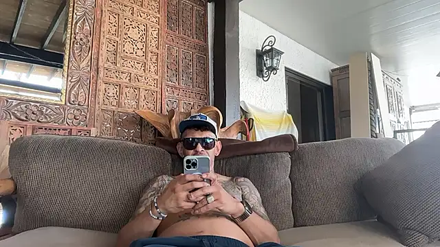 Snapshot of RoodoggXL chatting on February 14, 2026, 9:26 pm RoodoggXL online show from February 14, 2026, 9:26 pm