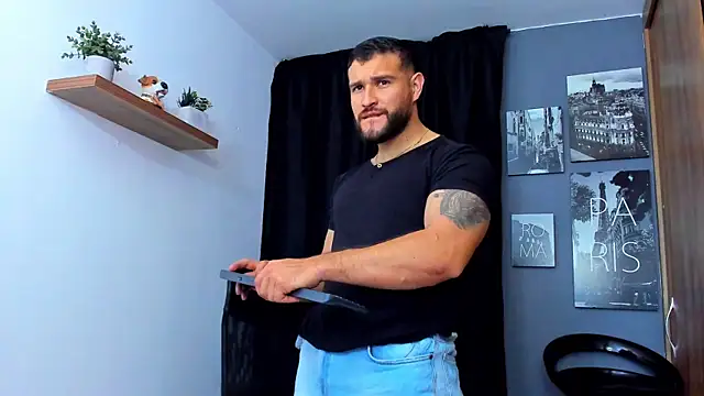 Snapshot of AndrewDiaz chatting on October 30, 2025, 4:33 am AndrewDiaz online show from October 30, 2025, 4:33 am