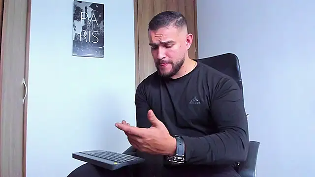 Snapshot of AndrewDiaz chatting on September 20, 2025, 9:20 pm AndrewDiaz online show from September 20, 2025, 9:20 pm