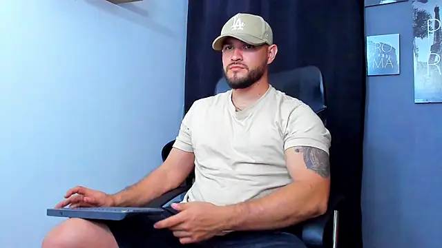 AndrewDiaz online show from December 1, 2025, 4:02 am