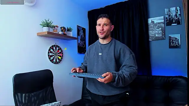 AndrewDiaz online show from December 3, 2024, 2:42 am