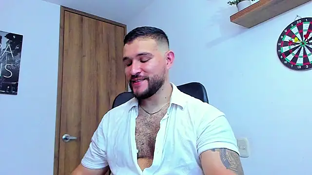 Snapshot of AndrewDiaz chatting on October 5, 2025, 8:38 am AndrewDiaz online show from October 5, 2025, 8:38 am