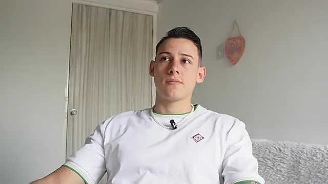 Muscle King Cum online show from May 18, 2026, 2:55 pm