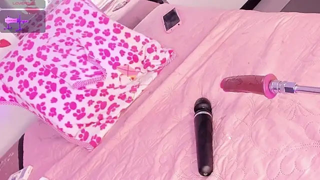 Snapshot of Hilary_Smile_ chatting on March 11, 2025, 10:09 pm Hilary Smile online show from March 11, 2025, 10:09 pm