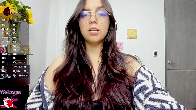 Snapshot of Valery7rose_ chatting on September 24, 2025, 9:43 pm Valery7rose online show from September 24, 2025, 9:43 pm