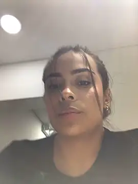 JuanaSimons online show from February 5, 2025, 1:47 am
