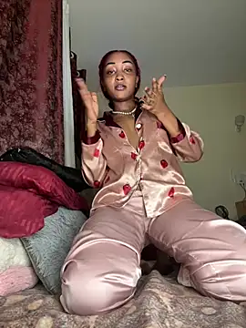 Snapshot of Candiey001 chatting on January 12, 2026, 6:47 pm Candiey001 online show from January 12, 2026, 6:47 pm