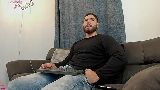 SebastianVilla  online show from September 26, 2025, 12:17 am