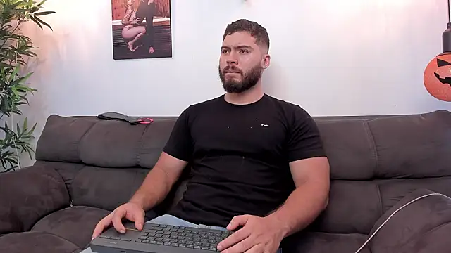 SebastianVilla  online show from October 18, 2025, 8:11 pm