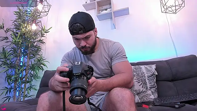 SebastianVilla  online show from March 1, 2025, 1:40 pm