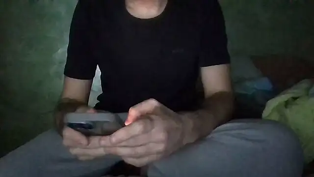 Snapshot of Drogon1000 chatting on January 8, 2026, 12:11 pm Drogon1000 online show from January 8, 2026, 12:11 pm